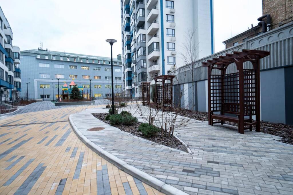 Loft Studio Near Smart Plaza Polytech, Center 키예프 외부 사진