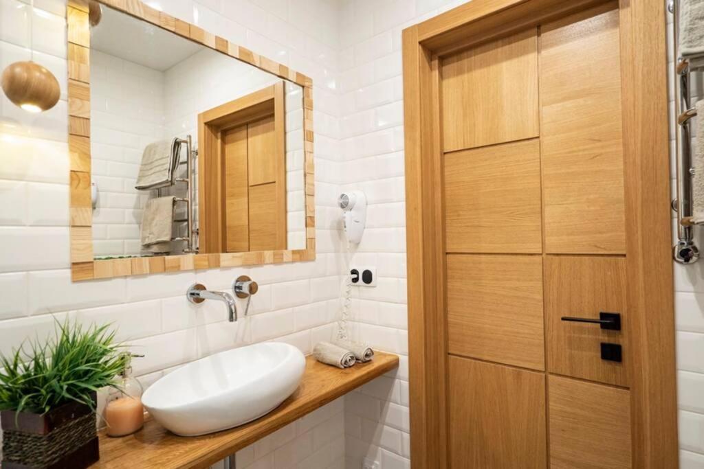 Loft Studio Near Smart Plaza Polytech, Center 키예프 외부 사진