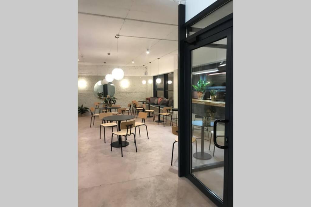 Loft Studio Near Smart Plaza Polytech, Center 키예프 외부 사진